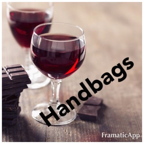 Handbags - Picture 15 of 16